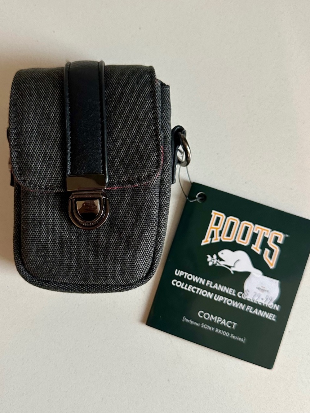 Roots "Uptown Flannel" Collection Compact Camera Case (Grey)